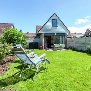  Vakantiehuis In Terrace Fenced Garden